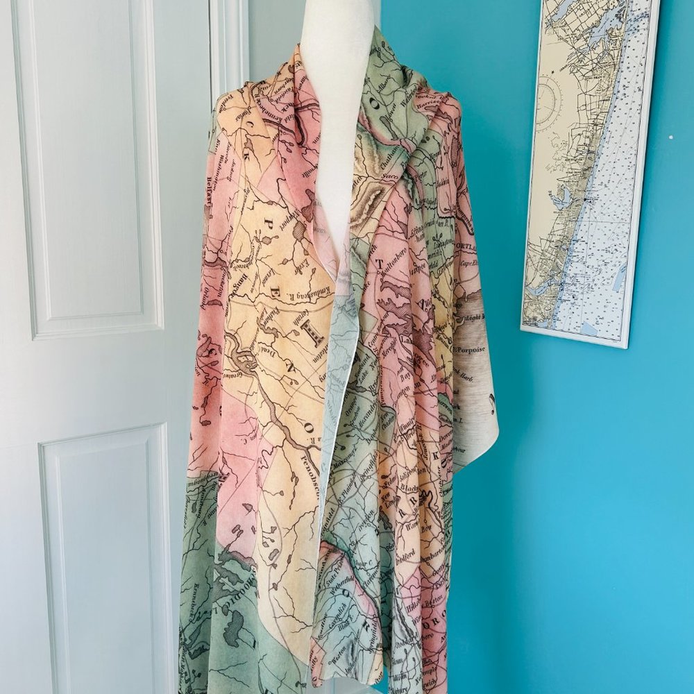 NEW without TAGS wrap with vintage map of Maine - Picture 3 of 9